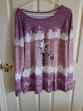 Tie-Dye Giraffe Graphic Long Sleeve Top - Purple & White